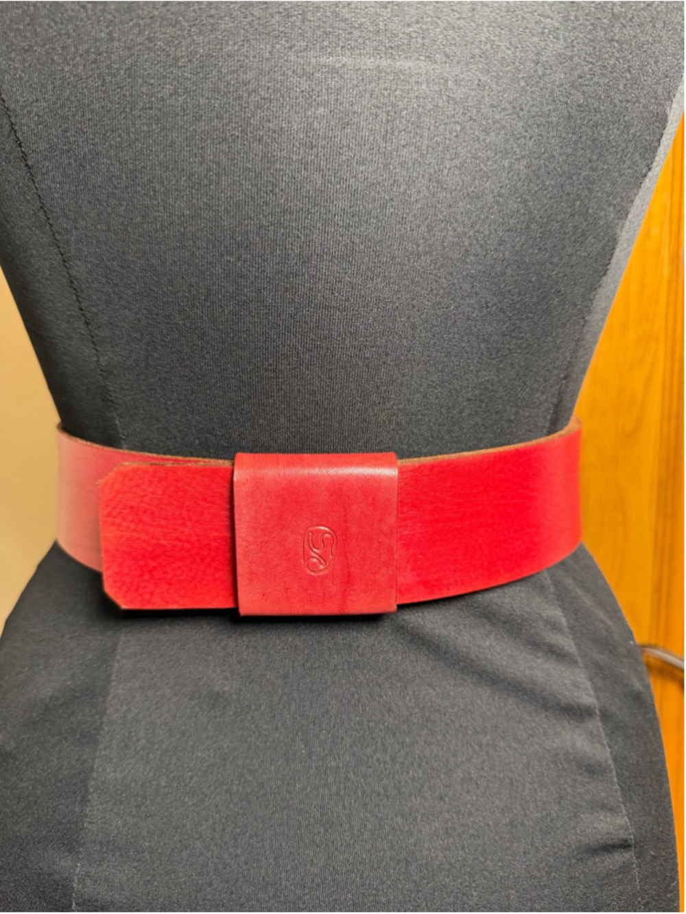 Italian Artisan Red Leather Statement Belt – Handmade Luxury Fits Small to XL - Picture 4 of 10